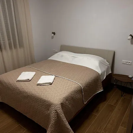 Traumhaftes In Nur 500 Meter Zum Mit Bbq-bereich, Parkplatz Apartment